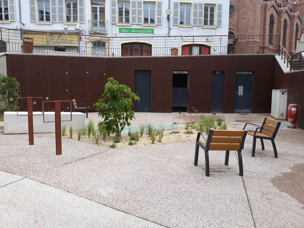 Travaux de terrassement pour la requalification du centre-bourg de Thizy-les-Bourgs