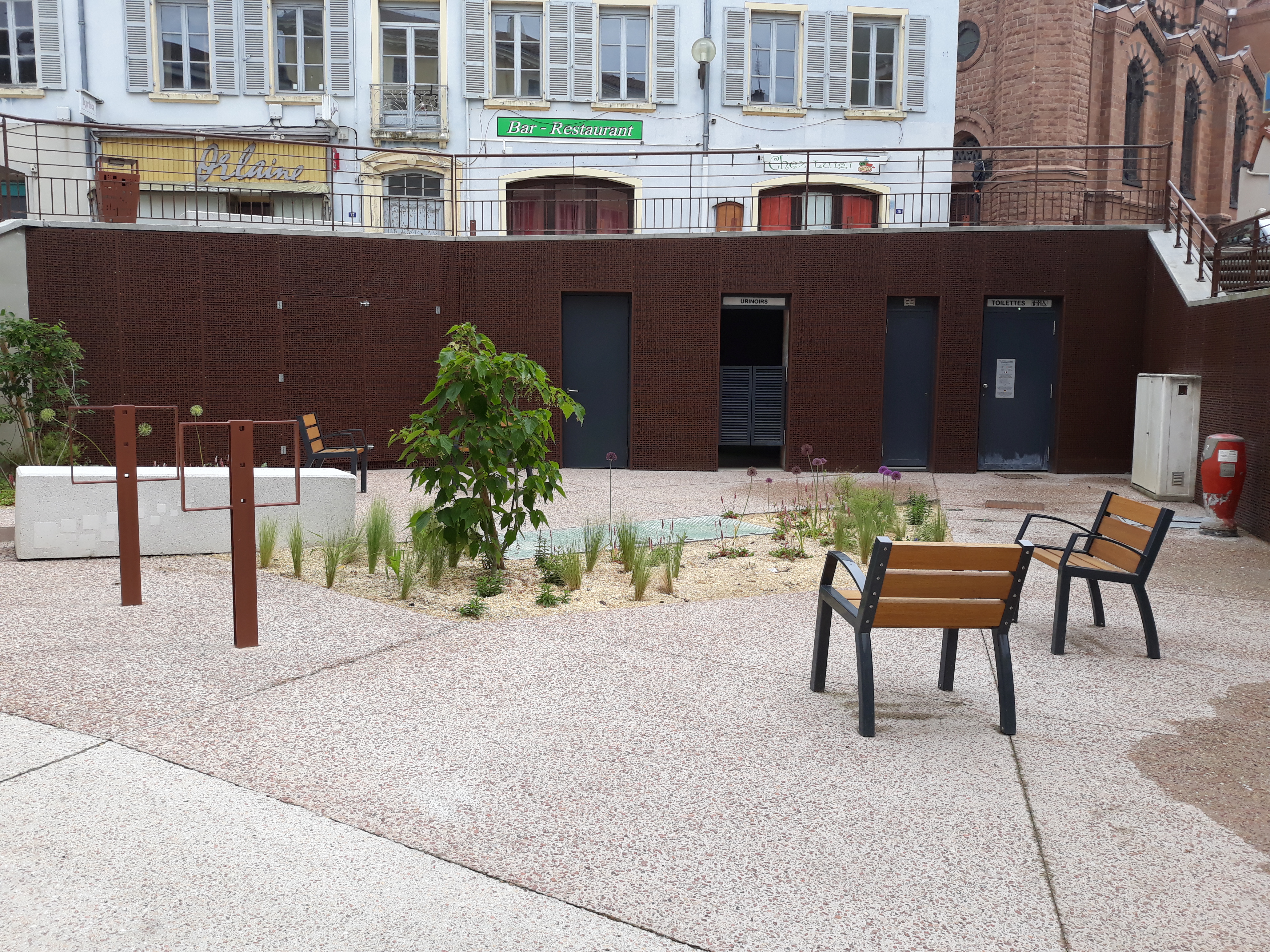 Travaux de terrassement pour la requalification du centre-bourg de Thizy-les-Bourgs